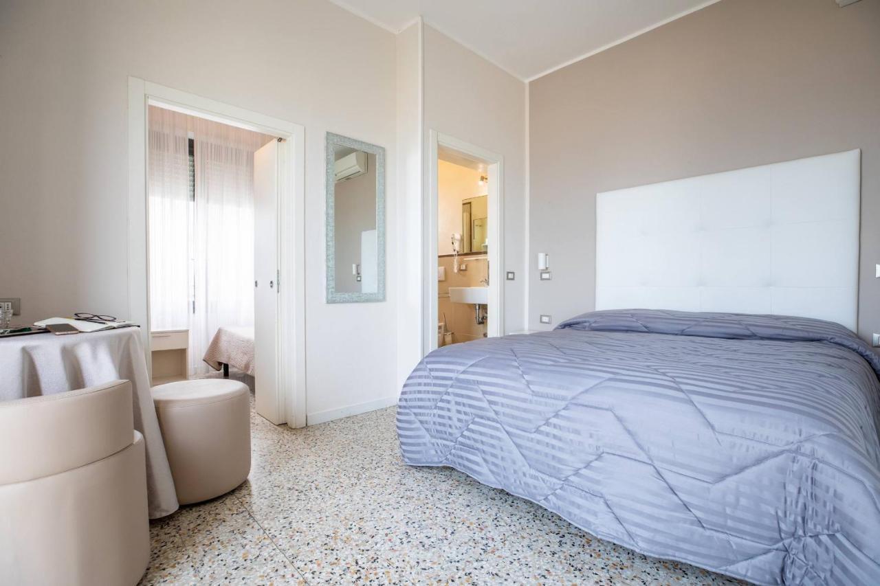 Hotel Deanna Bellaria-Igea Marina Exteriör bild