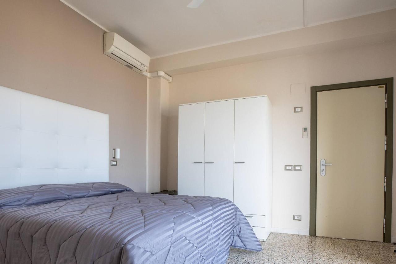 Hotel Deanna Bellaria-Igea Marina Exteriör bild