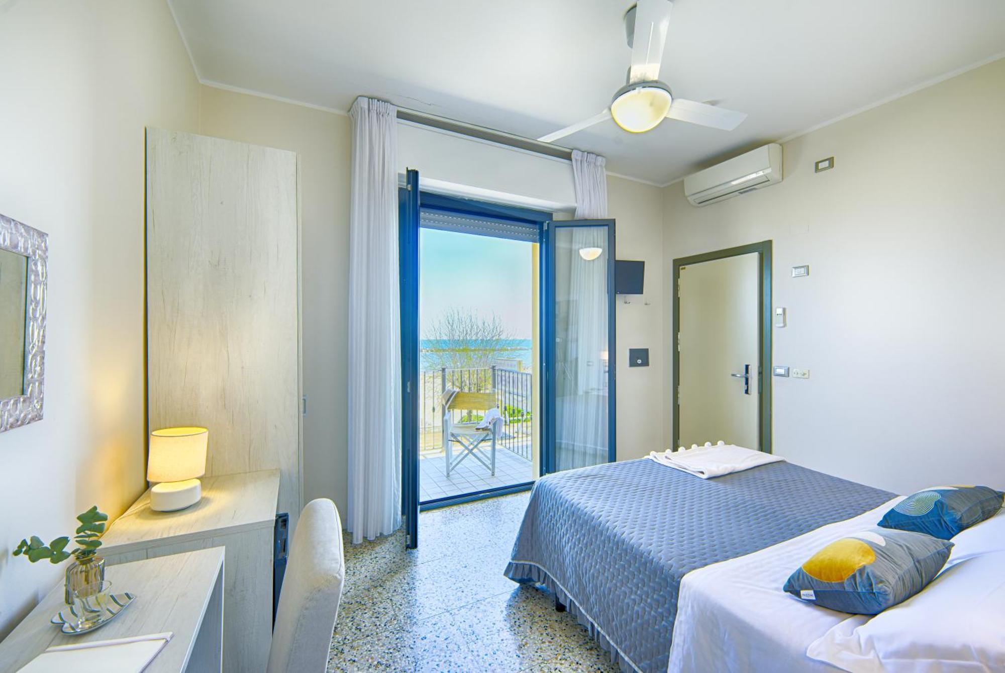 Hotel Deanna Bellaria-Igea Marina Exteriör bild