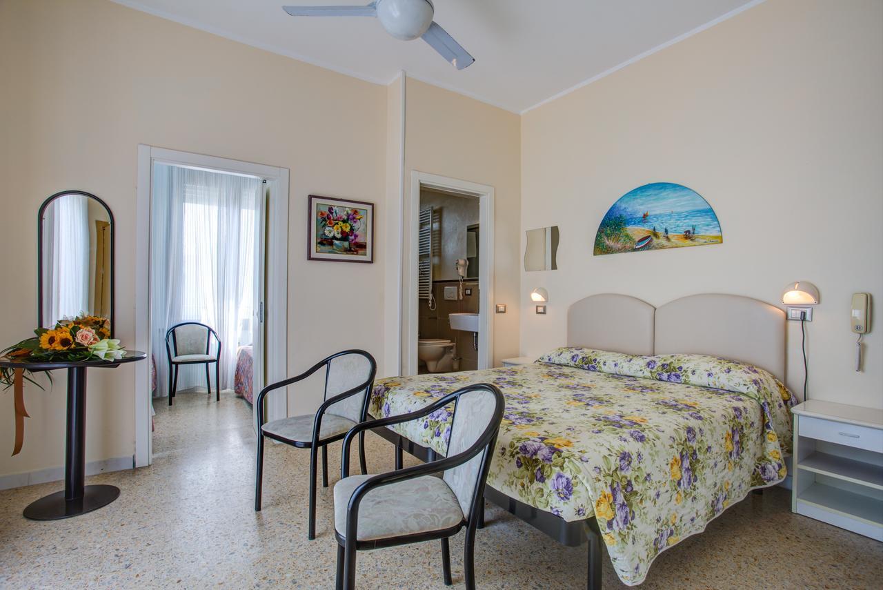 Hotel Deanna Bellaria-Igea Marina Exteriör bild