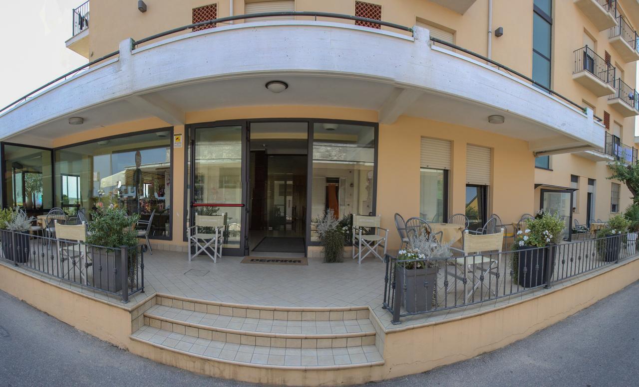 Hotel Deanna Bellaria-Igea Marina Exteriör bild