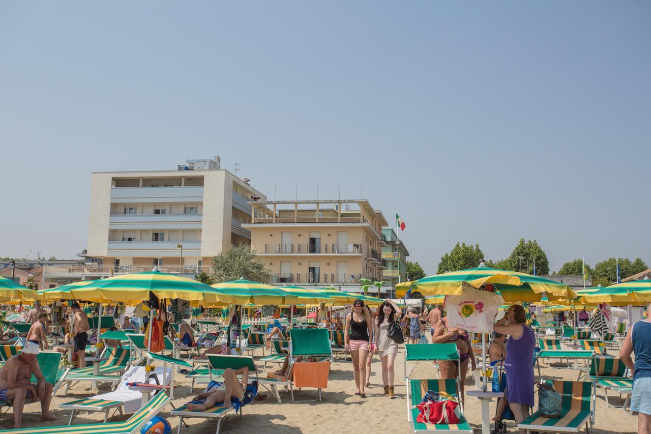 Hotel Deanna Bellaria-Igea Marina Exteriör bild