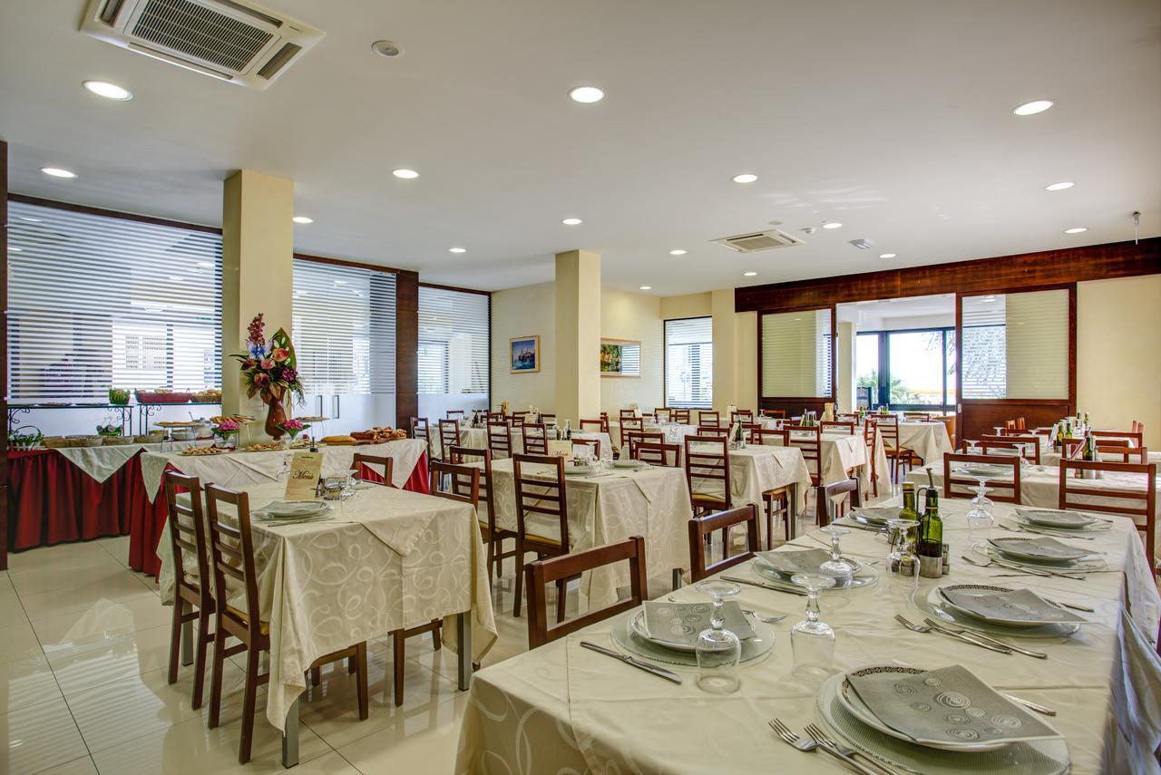 Hotel Deanna Bellaria-Igea Marina Exteriör bild